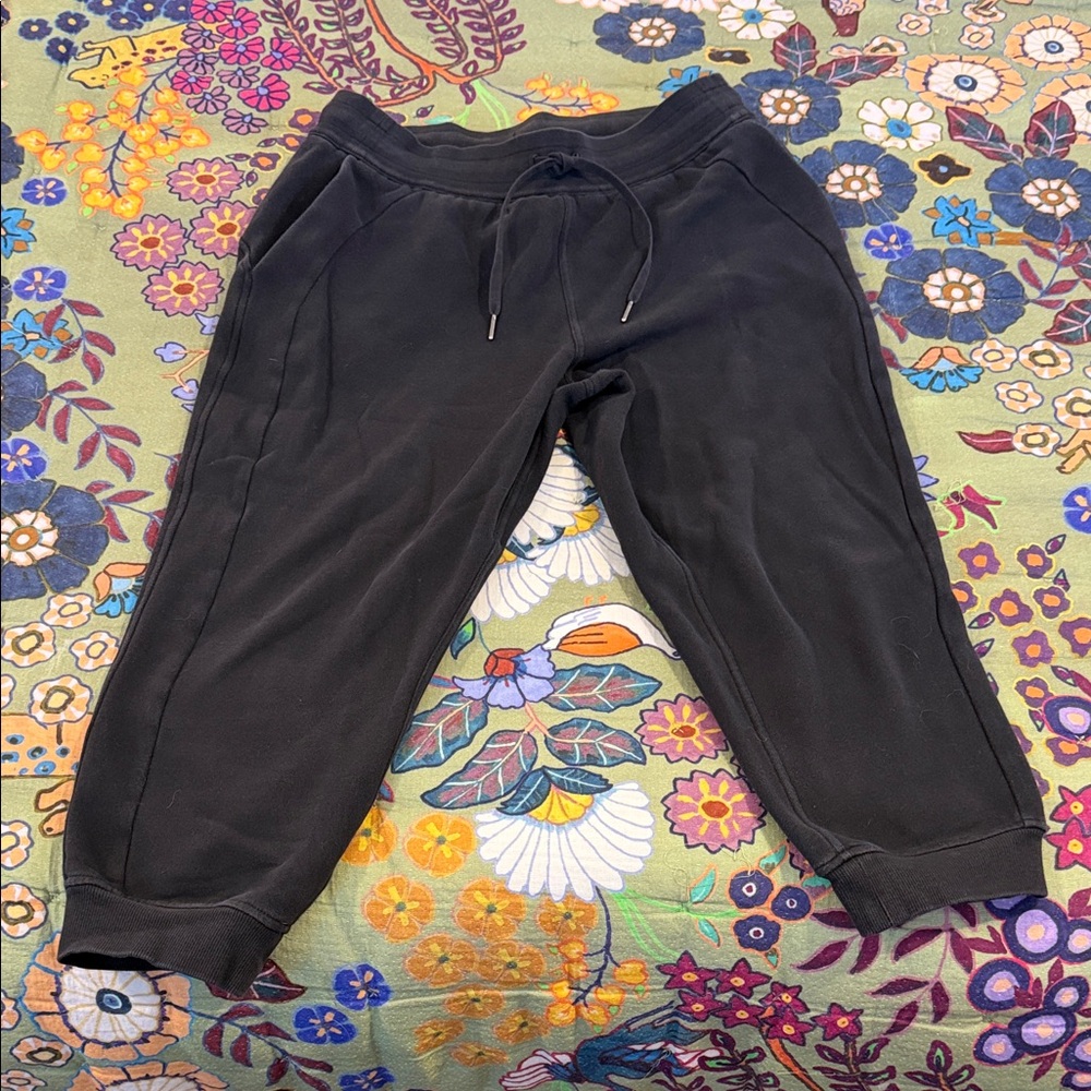 🖤 Lululemon scuba capri joggers sz 12